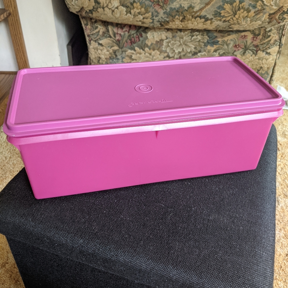 Tupperware Bread keeper